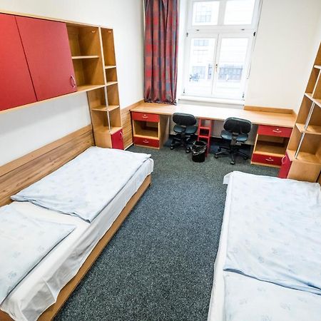 Hostel Masarykova Прага Екстериор снимка
