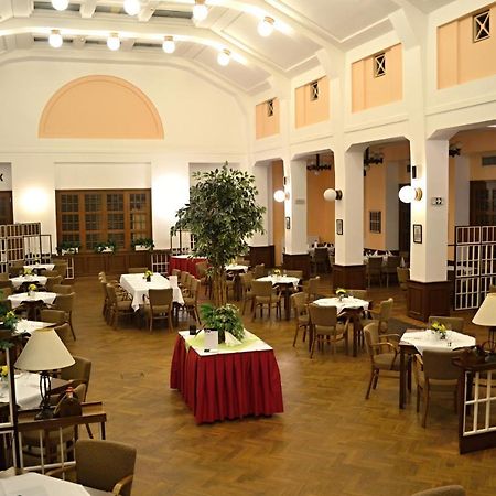 Hostel Masarykova Прага Екстериор снимка