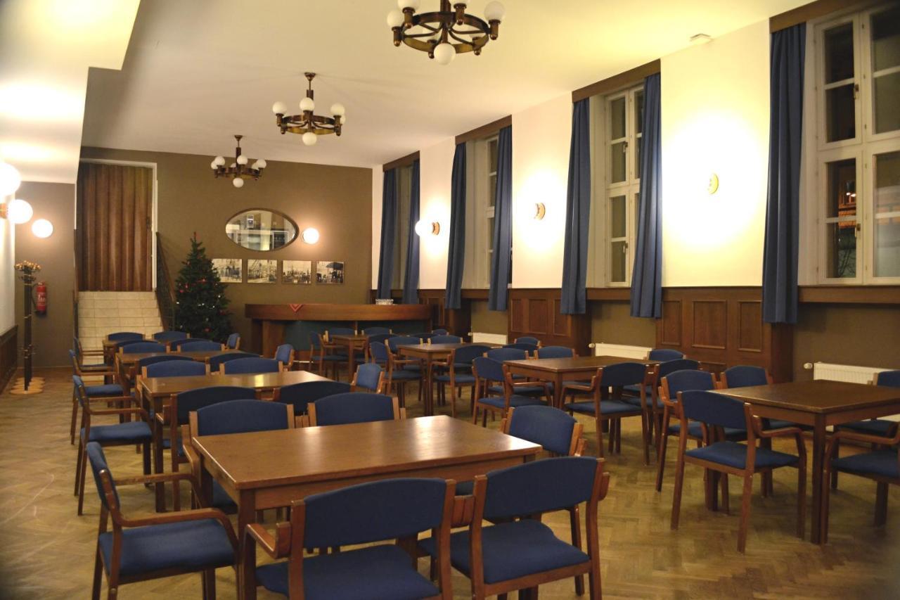 Hostel Masarykova Прага Екстериор снимка