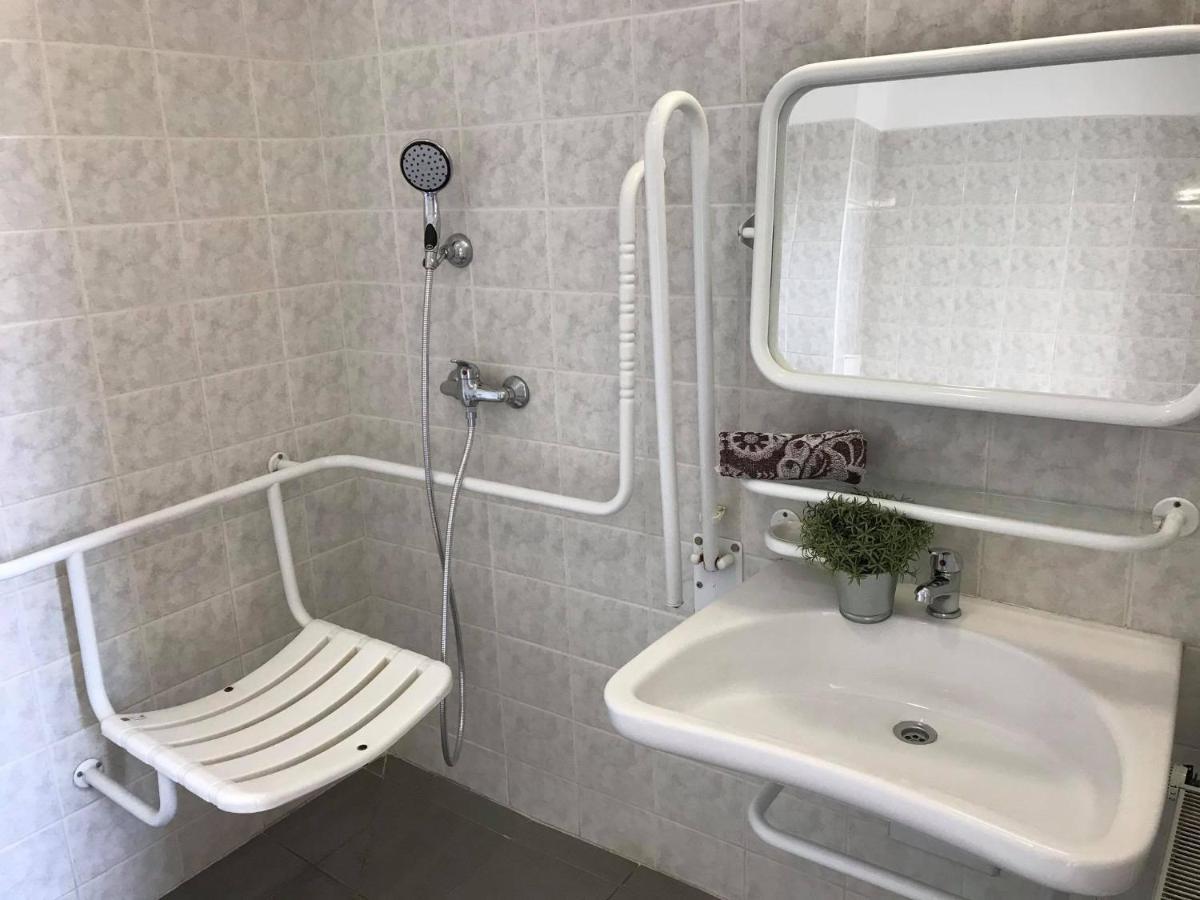 Hostel Masarykova Прага Екстериор снимка