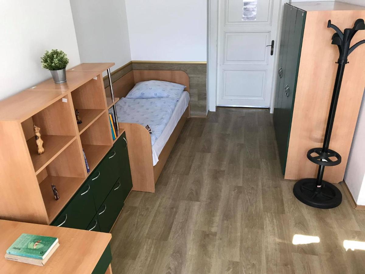 Hostel Masarykova Прага Екстериор снимка
