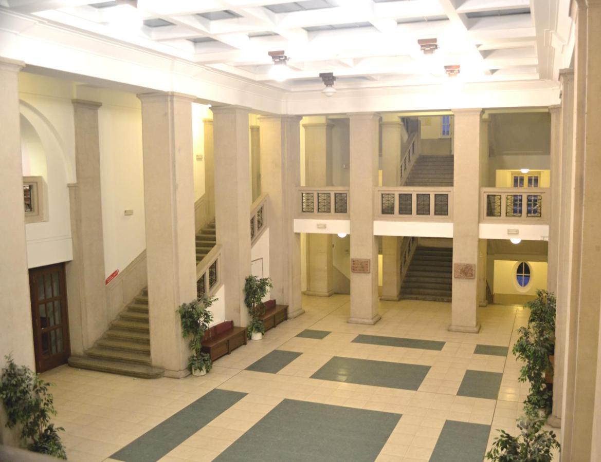 Hostel Masarykova Прага Екстериор снимка