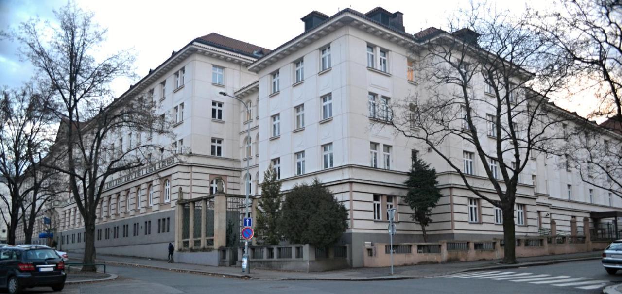 Hostel Masarykova Прага Екстериор снимка