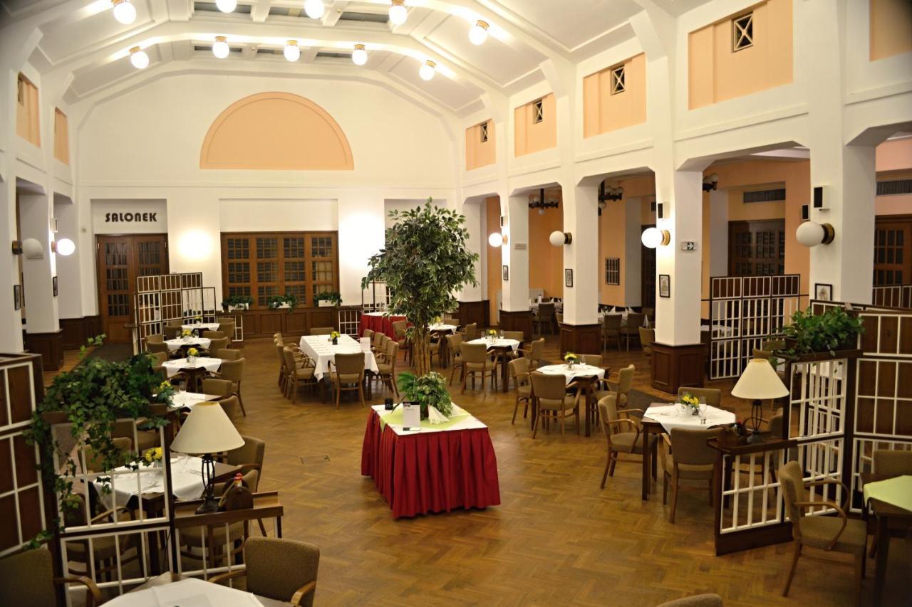 Hostel Masarykova Прага Екстериор снимка